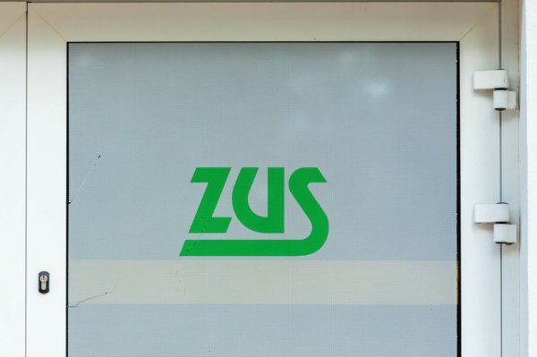 ZUS zwraca nadpłacone składki. Przedsiębiorcom przelano już miliard złotych