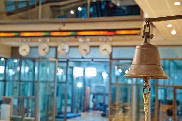 Banki zareagowały na obniżkę stóp. Mocne spadki na GPW Banki zareagowały na obniżkę stóp. Mocne spadki na GPW