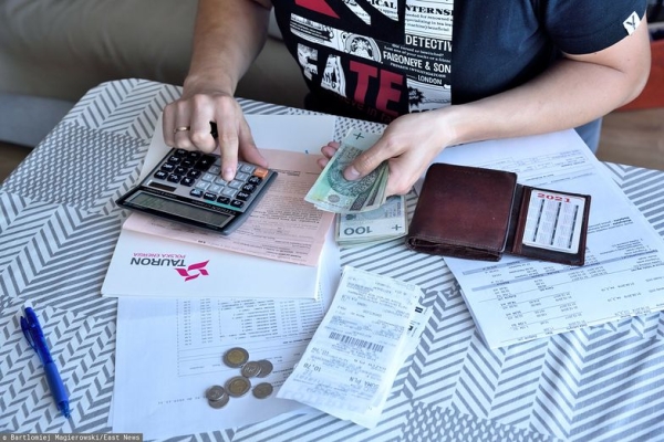 Drastyczne podwyżki cen prądu w 2024 r. Wzrost nawet o 70 proc. Drastyczne podwyżki cen prądu w 2024 r. Wzrost nawet o 70 proc.