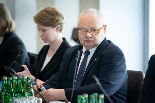 NBP strzelił sobie w stopę? Polityk PiS: chcieli dobrze, ale przedobrzyli NBP strzelił sobie w stopę? Polityk PiS: chcieli dobrze, ale przedobrzyli