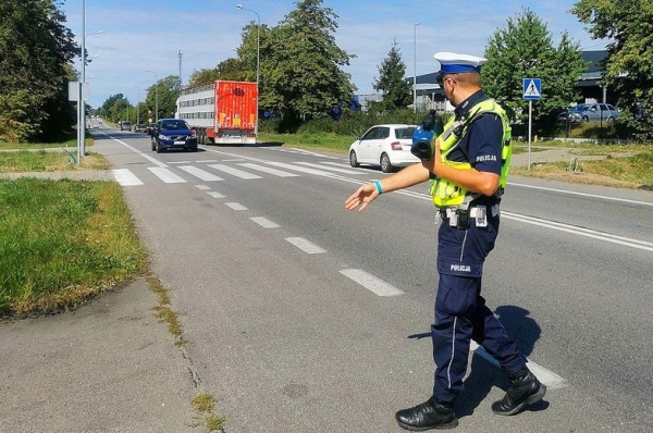 Rząd wycofał się ze swojego pomysłu, ale tej zmiany od razu nie będzie. Kierowcy mają problem