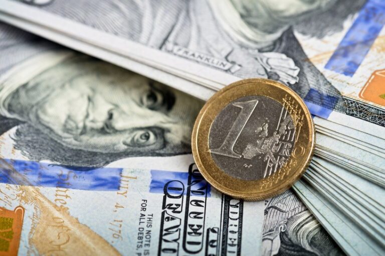 Kursy walut. Ile kosztują euro, dolar i frank w czwartek, 19 października?