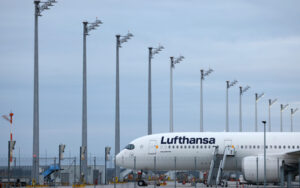 Lufthansa wystawila ekologom slony rachunek maja zaplacic 120 tys euro ef5abc8.jpg