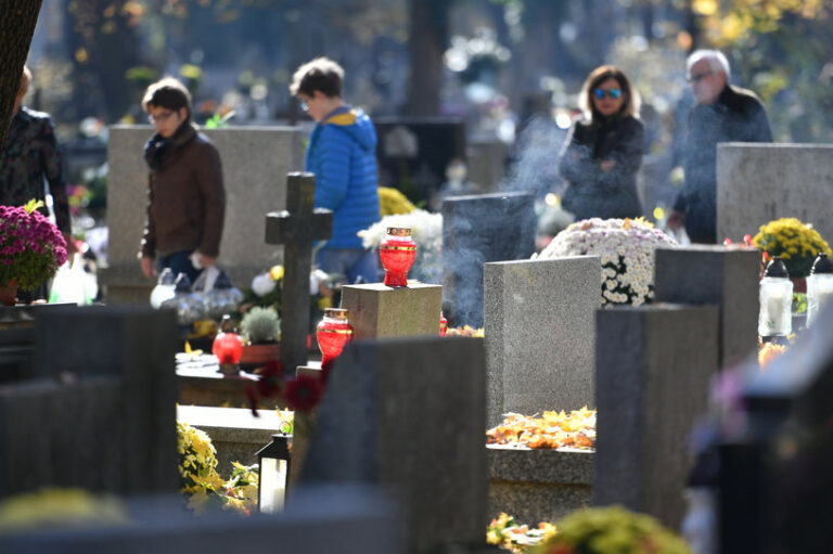 Zasiłek po śmierci bliskiego. Czeka na 4000 zł specjalnej refundacji