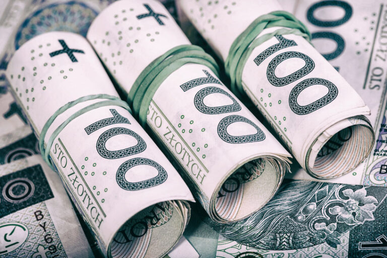 300 plus na ostatnią chwilę. Zostały ostatnie dni na złożenie wniosku