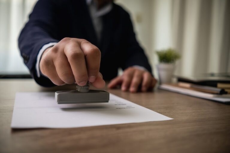 Jak uzyskać spadek po śmierci rodziców? Formalności jest wiele