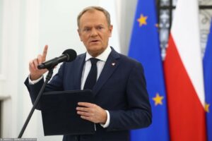 Parlament europejski za zmiana unijnych traktatoacutew tusk przestrzegal d25149b.jpg