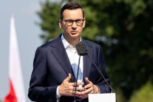 Rzad bez wotum zaufania ale z panstwowa pensja tyle zarobi mateusz morawiecki 3c1775d.jpg