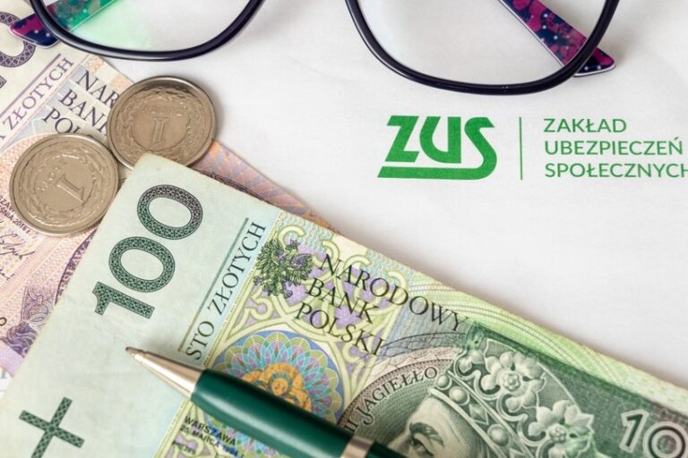 ZUS daje ostatnią szansę na 300 plus. Ostatnie godziny na złożenie wniosku