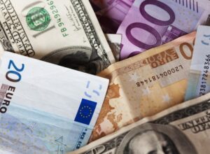 Kursy walut ile kosztuja euro dolar i frank we wtorek 19 grudnia 093aced.jpg