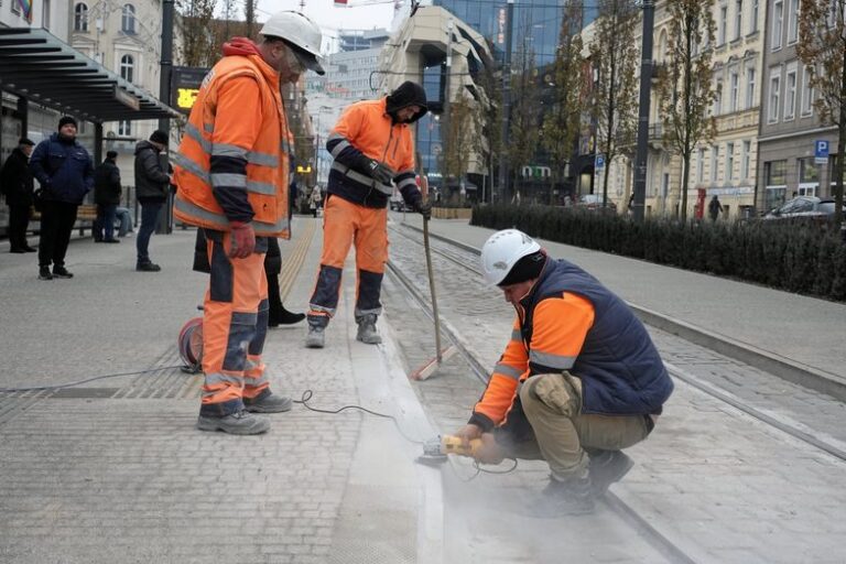 Podwyżki dla ponad 3 mln Polaków. Zarobki wzrosną już od 1 stycznia