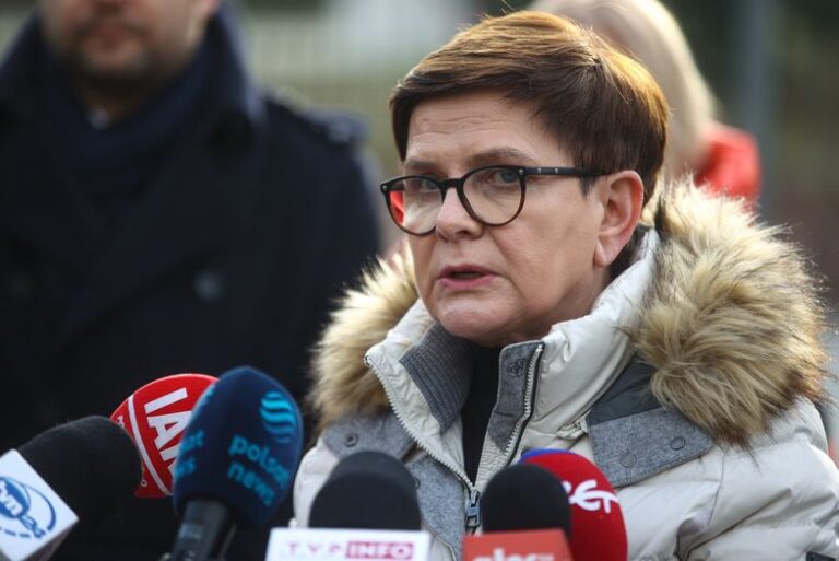 Beata Szydło ogłosiła „koniec branży motoryzacyjnej w Polsce”. Jej wypowiedź rykoszetem uderzyła w PiS