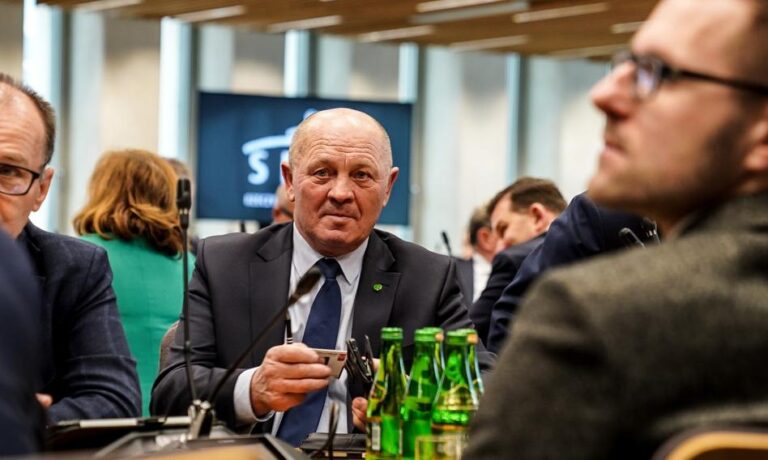 Chaos prawny w Polsce. Sawicki zabrał głos i wskazał rozwiązanie