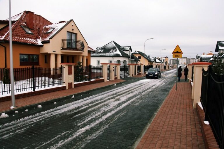 Kontrole w polskich domach. Urzędnicy sprawdzą tabliczki z adresem