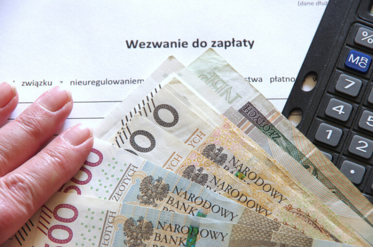 Samorządy biją na alarm. Minimalna pensja nie pozwala na egzekucję długów