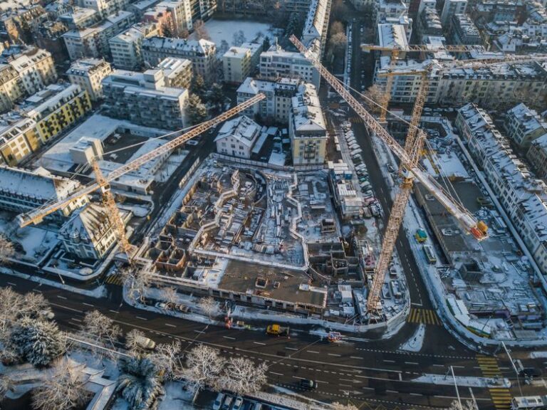 Skarży się na los deweloperów. „Niesamowicie mocne obostrzenia”