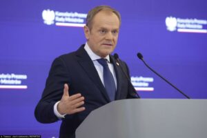 Tusk chce rewolucji w l4 ekspert ostrzega mozesz dostac pensje w dwoacutech czesciach 0277f9c.jpg