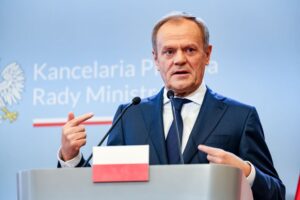 Donald tusk moacutewil o wyprowadzeniu glapinskiego sad rozpatrzy zazalenie prezesa nbp f05a82a.jpg