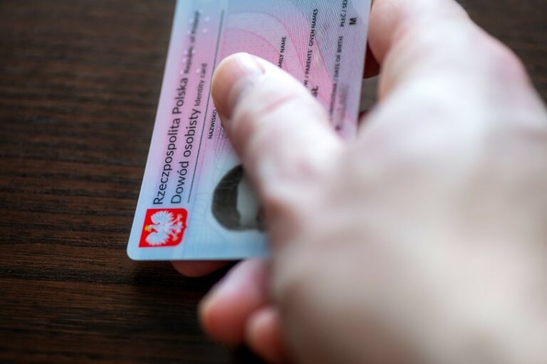 Dowód osobisty. Ujawnienie serii i numeru może drogo kosztować Dowód osobisty. Ujawnienie serii i numeru może drogo kosztować