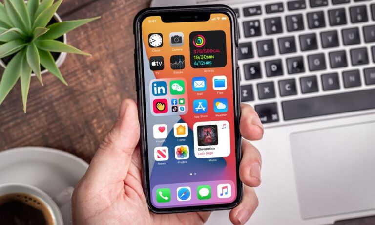 Koniec niebieskich i zielonych chmurek w wiadomościach na iPhone’ach? Unia zdecydowała