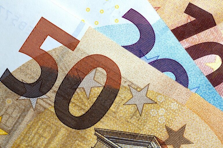 Kursy walut czwartek 29 lutego ile kosztuja euro dolar i frank ebd8227.jpg