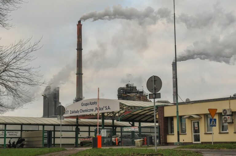 Nie czekał na odwołanie, sam zrezygnował. Kolejne kadrowe przetasowania