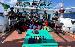 Somalijscy piraci zacheceni sukcesami huti nowe klopoty w logistyce cc9add1.jpg