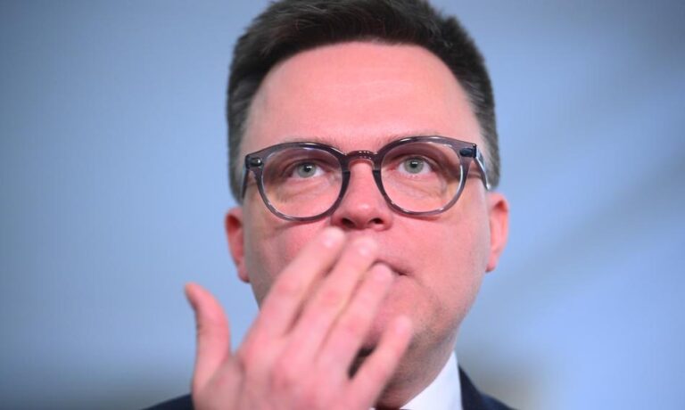 Wybrał Eneę, nie Hołownię, czyli odpartyjnianie spółek Skarbu Państwa w praktyce