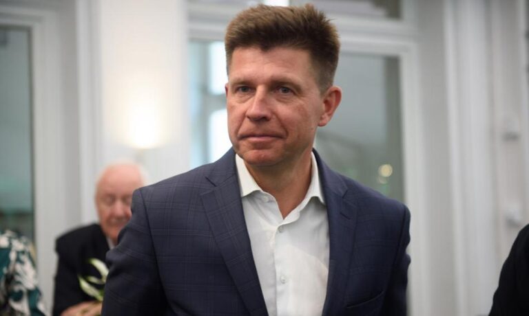 Nadchodzi koniec zakazu handlu w niedziele. Petru zapowiada zmiany