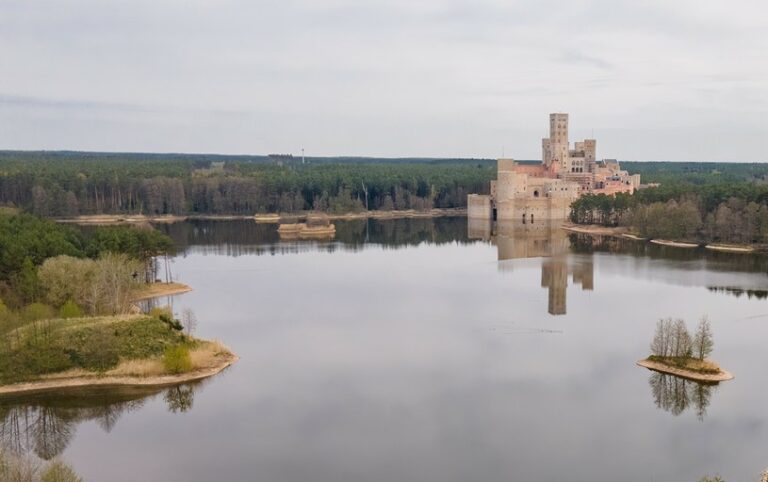 NSA zdecydował ws. zamku w Stobnicy. Dwie skargi odrzucone