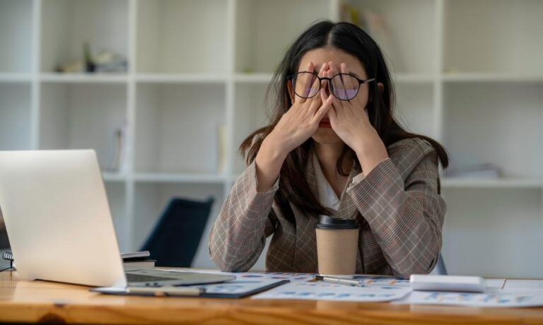 Szef zwolnił pracownicę przez Skype w drugim dniu jej pracy. „Proszę zostawić dane w księgowości i żegnam” Szef zwolnił pracownicę przez Skype w drugim dniu jej pracy. „Proszę zostawić dane w księgowości i żegnam”