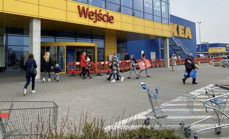 IKEA rozdaje kody rabatowe za oddanie starych mebli. Akcja już trwa