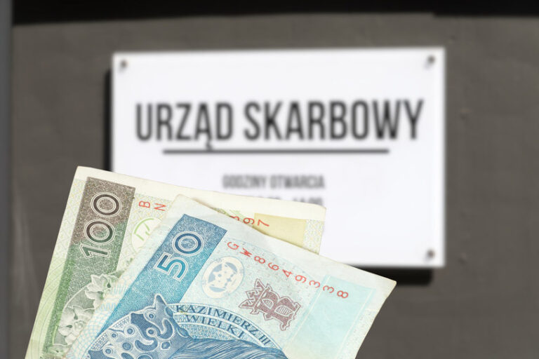 Ile urząd skarbowy może zabrać z konta? Taką kwotę musi zostawić