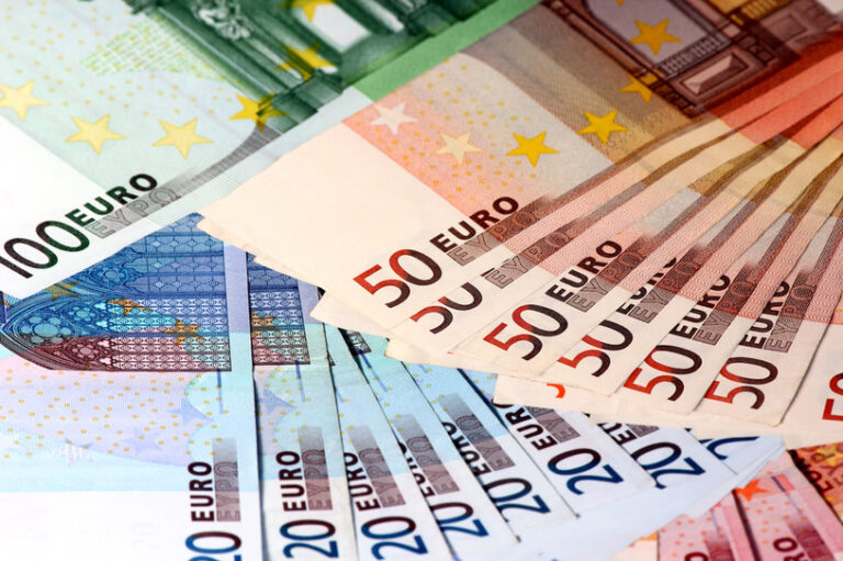 Kursy walut ile kosztuja dolar euro i frank we wtorek 16 kwietnia 3a963fb.jpg