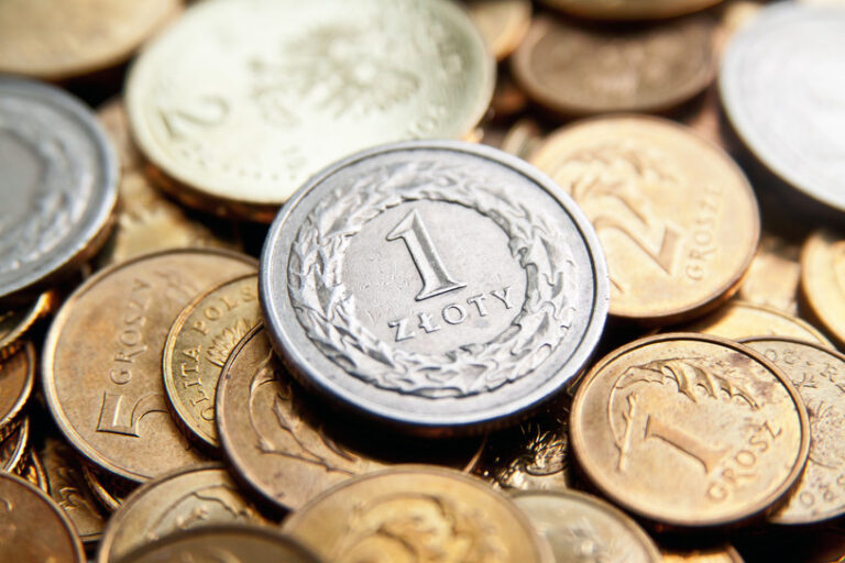 Kursy walut zloty wciaz mocny euro ponizej 430 zl 6c546dc.jpg