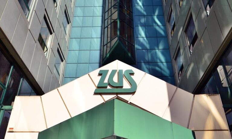 Papier dalej rządzi. ZUS cyfryzuje się z opóźnieniem, a to kosztuje 75 mln złotych