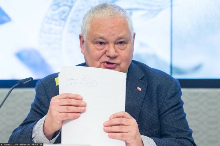 „Źródło wszelkiego zła” w NBP. Władza odpowiada bankowi