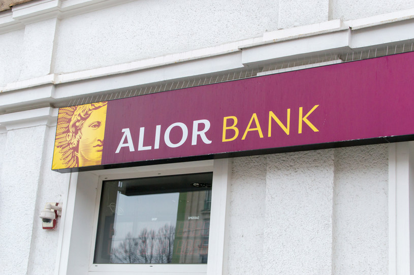 Miotła kadrowa dotarła do Alior Banku /123RF/PICSEL