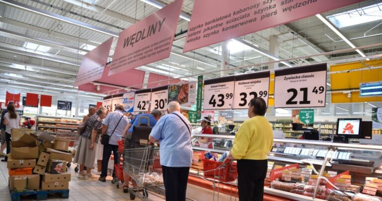 Auchan jako pierwszy testuje takie wózki. Otwiera się na nowych „klientów”