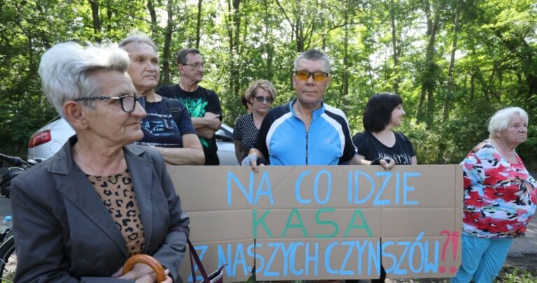 Spółdzielnia kupiła łaźnię. Mieszkańcy protestują, zarząd odpowiada