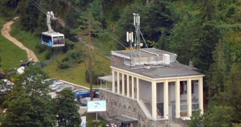 Kolejka na Kasprowy Wierzch świeci pustkami. Cena za przejazd zaporowa