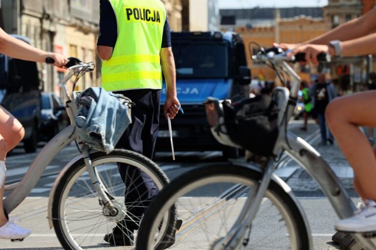 Mandat za jazdę ścieżką na rowerze. Dorośli nie znają przepisów