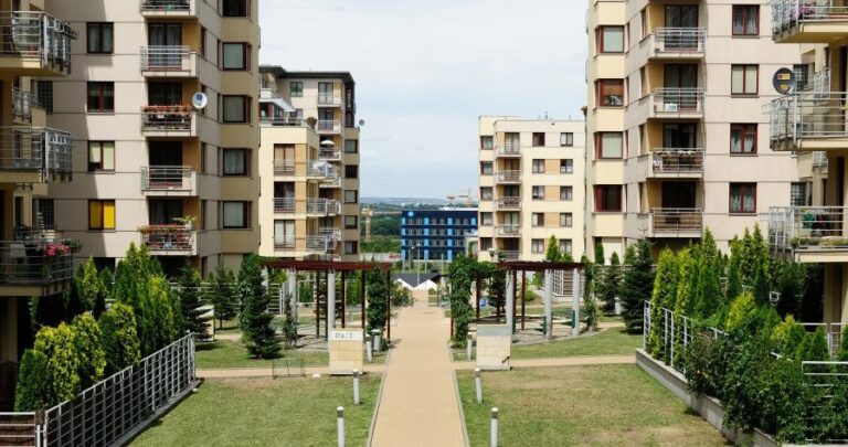 Mieszkania drożeją szybciej od masła. Skokowy wzrost cen w rok