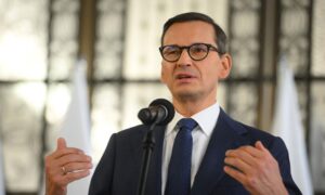 Morawiecki zadeklarowal wsparcie dla zwiazkowcoacutew i pracownikoacutew pkp cargo e467739.jpg