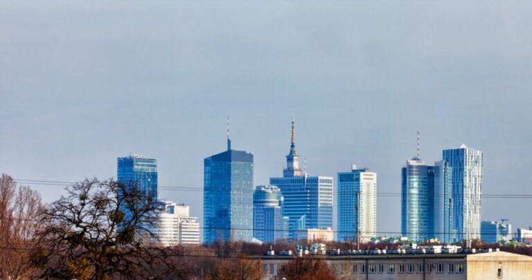 10-metrowa mikrokawalerka w pobliżu centrum Warszawy. Cena zwala z nóg