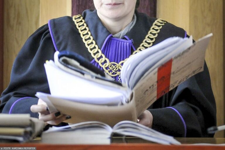 W polskich sądach brakuje połowy ławników. Są niezbędni W polskich sądach brakuje połowy ławników. Są niezbędni