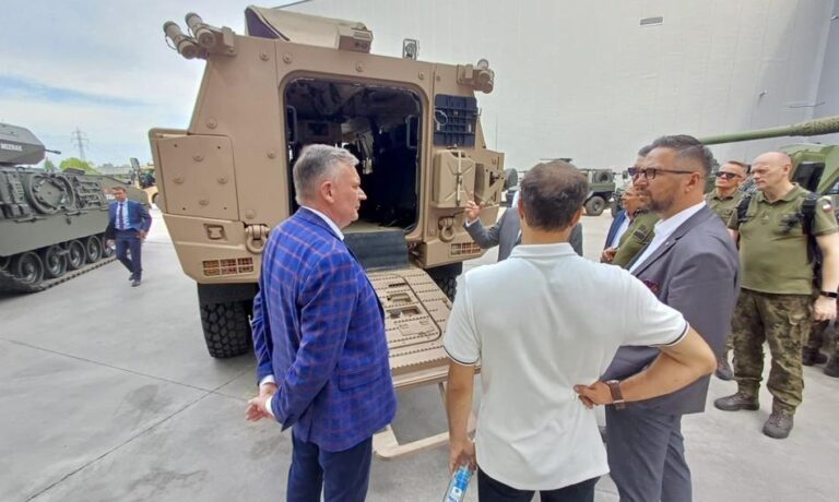 Z ziemi tureckiej do Polski. W powietrzu wiszą nowe umowy zbrojeniowe? Z ziemi tureckiej do Polski. W powietrzu wiszą nowe umowy zbrojeniowe?