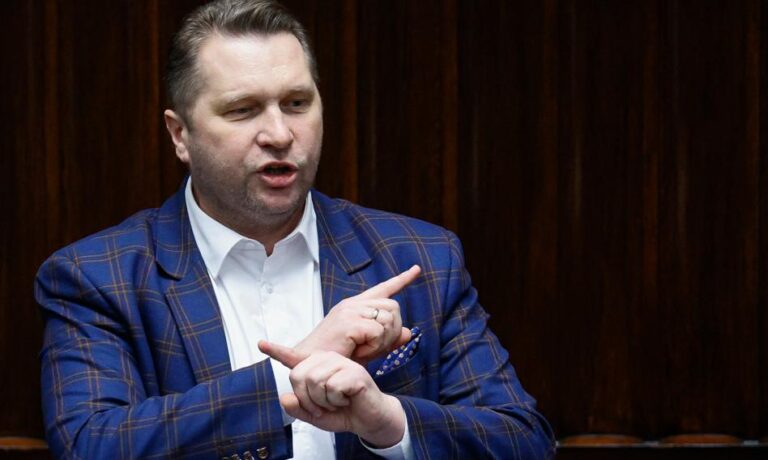 1,5 miliona złotych na teorię spiskową? Minister Czarnek chciał badać „Wielki Reset”