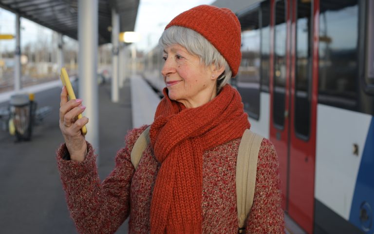 Bilet ulgowy dla seniora w PKP. Jakie ulgi i zniżki przysługują? Uwaga na „pułapkę”