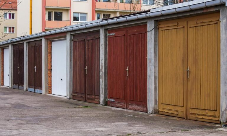 Garaże drogie nawet jak kawalerki. Ofert dużo mniej niż chętnych Garaże drogie nawet jak kawalerki. Ofert dużo mniej niż chętnych